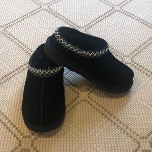 Tasman Ugg slipper in black, size 1🖤